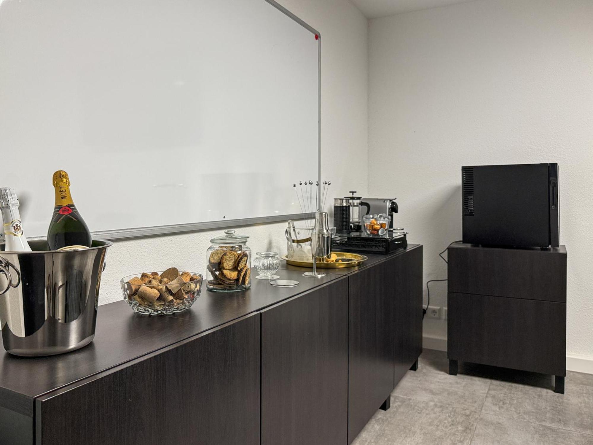 Group Friendly Comfort Central Stuttgart Apartment Екстер'єр фото